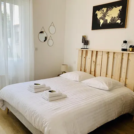 Le Saint Claude, Refait A Neuf ラ・ロシェル