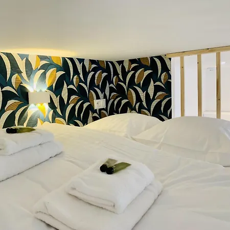 Le Saint Claude, Refait A Neuf ラ・ロシェル