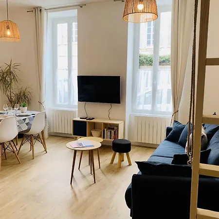 Le Saint Claude, Refait A Neuf * La Rochelle (Charente-Maritime)