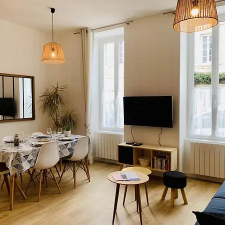 Le Saint Claude, Refait A Neuf * La Rochelle (Charente-Maritime)